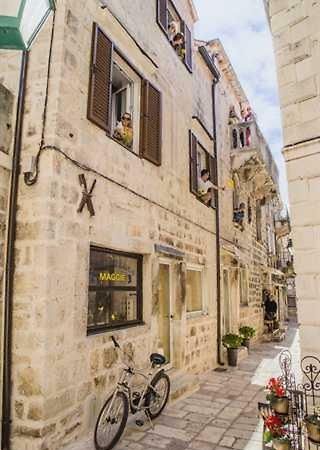 חוואר White Rabbit Hostel מראה חיצוני תמונה