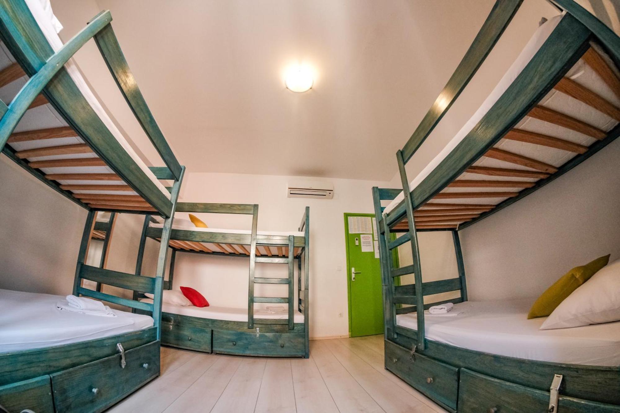 חוואר White Rabbit Hostel מראה חיצוני תמונה