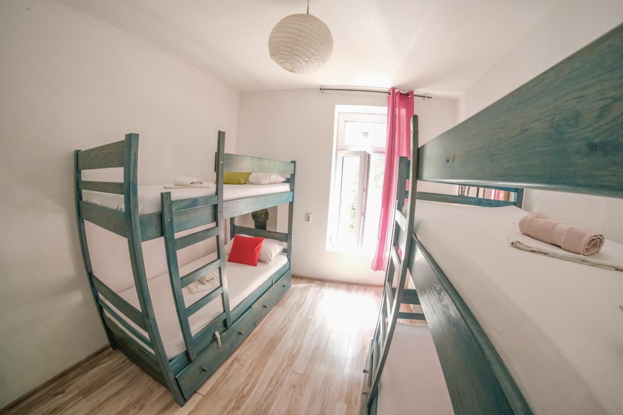 חוואר White Rabbit Hostel מראה חיצוני תמונה