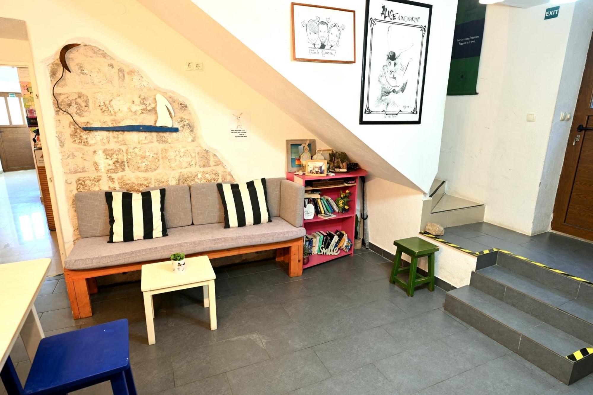 חוואר White Rabbit Hostel מראה חיצוני תמונה