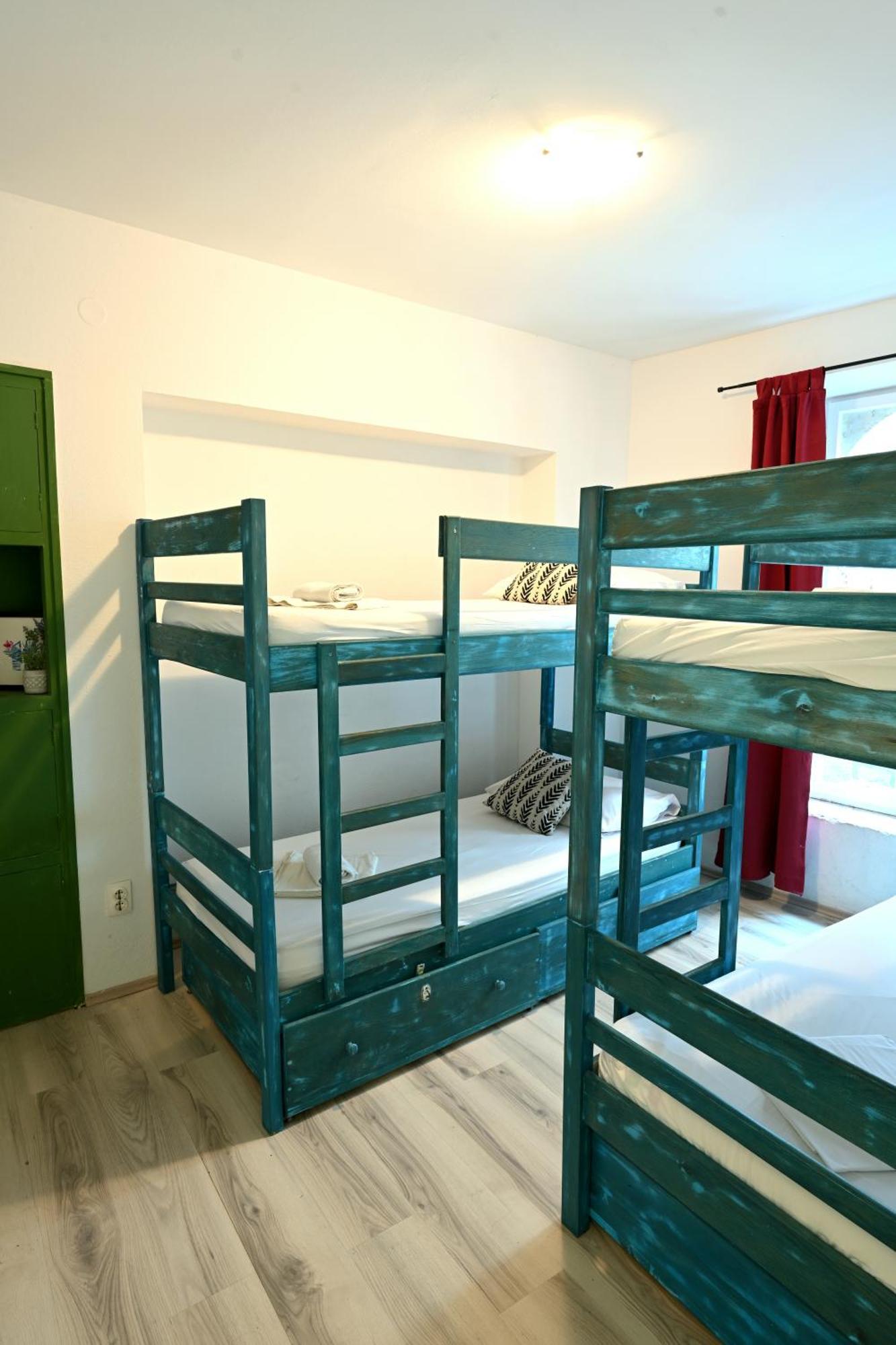 חוואר White Rabbit Hostel מראה חיצוני תמונה