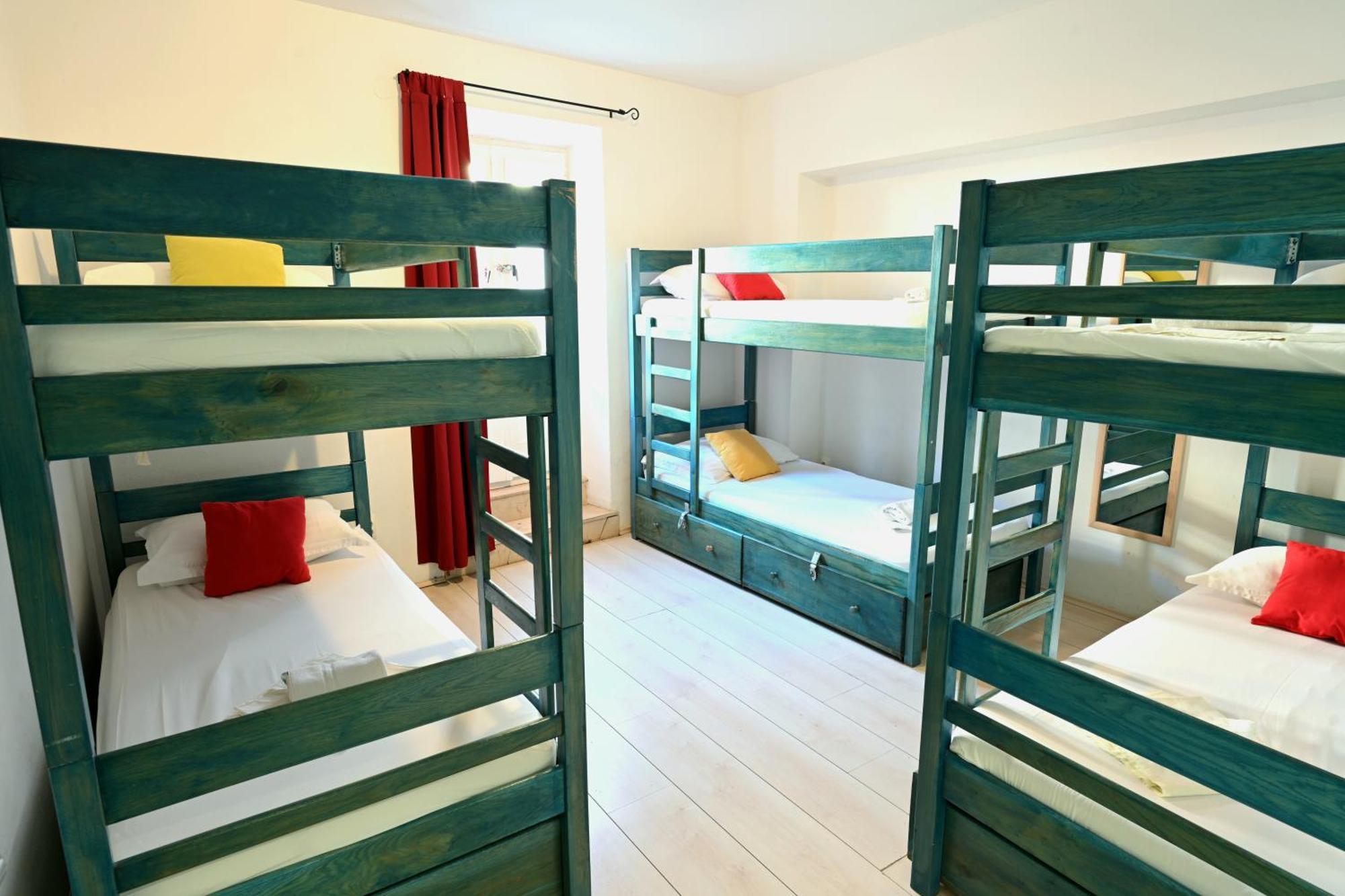 חוואר White Rabbit Hostel מראה חיצוני תמונה