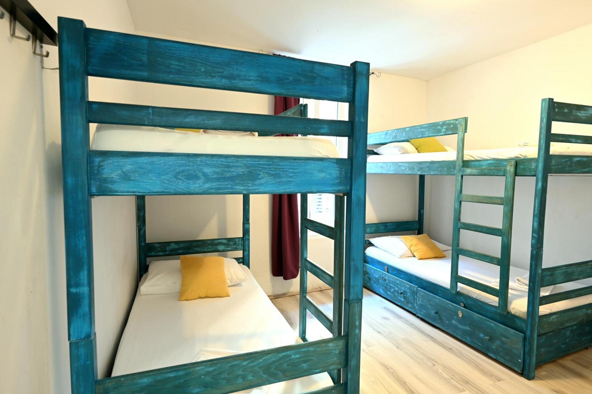 חוואר White Rabbit Hostel מראה חיצוני תמונה