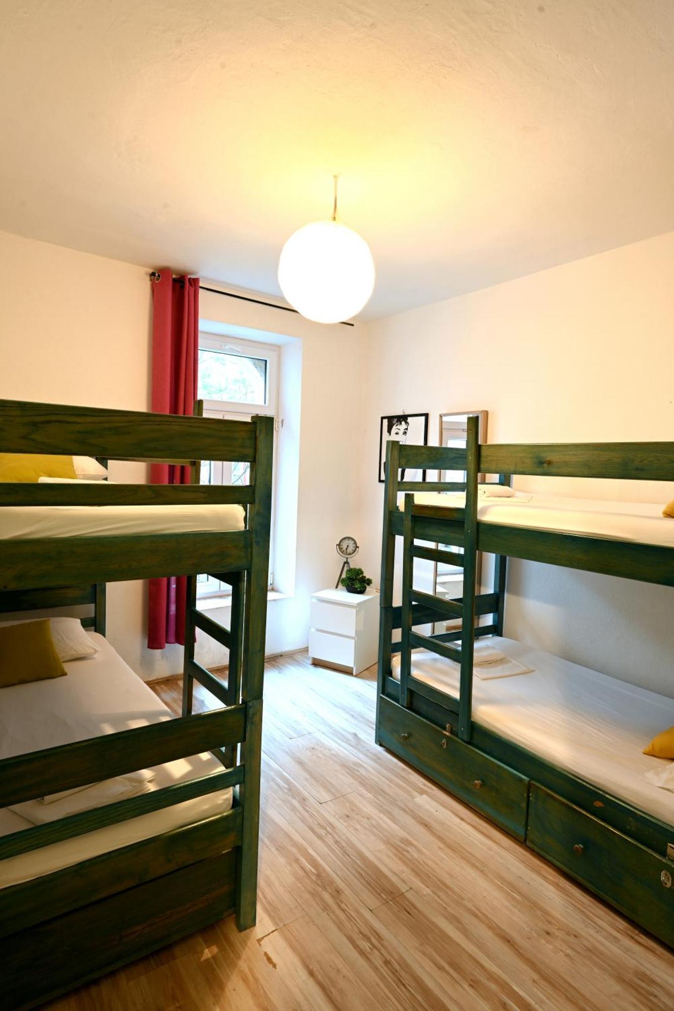 חוואר White Rabbit Hostel מראה חיצוני תמונה
