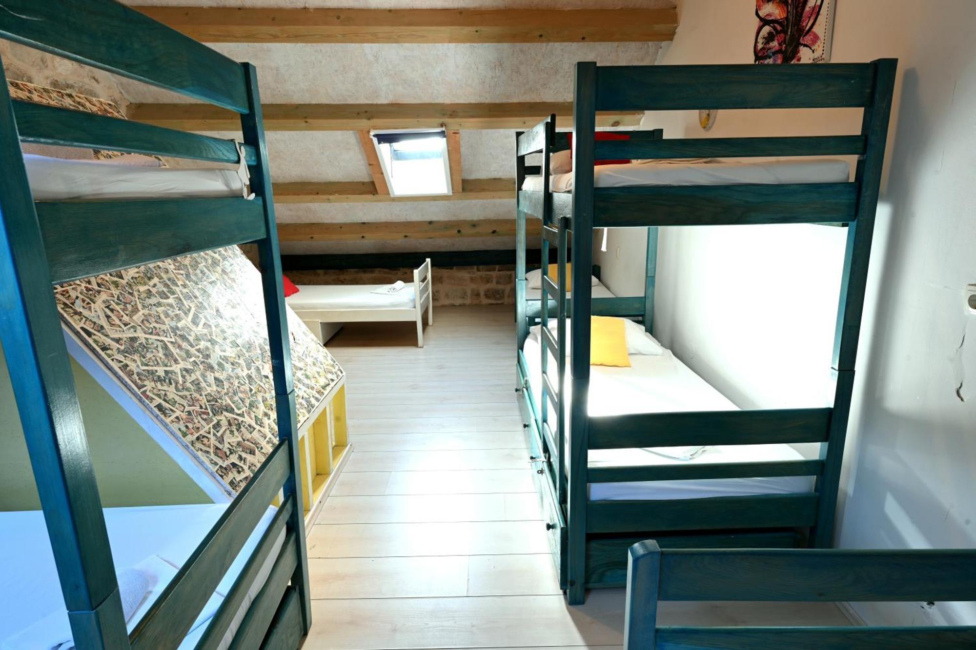 חוואר White Rabbit Hostel מראה חיצוני תמונה