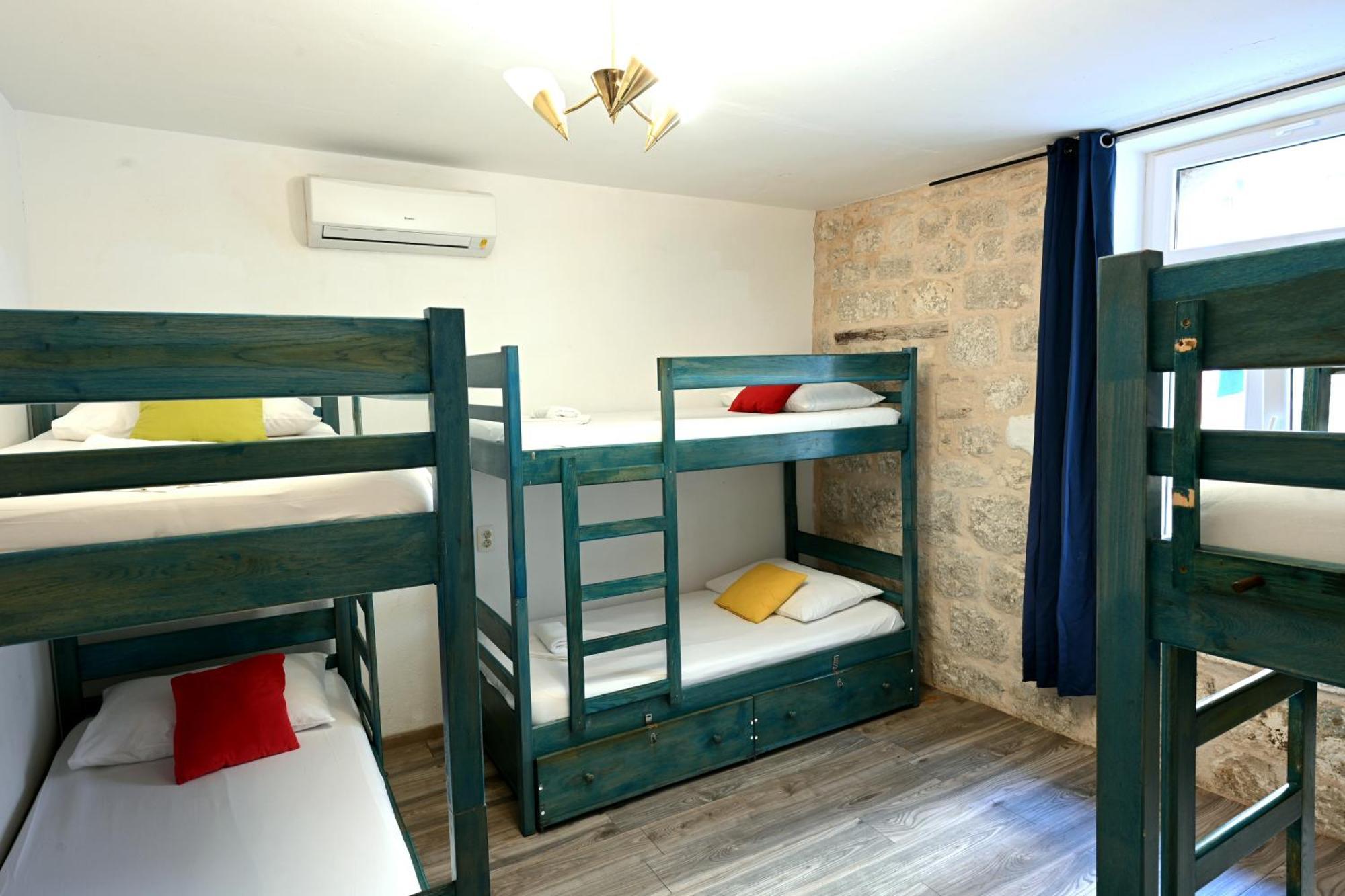 חוואר White Rabbit Hostel מראה חיצוני תמונה