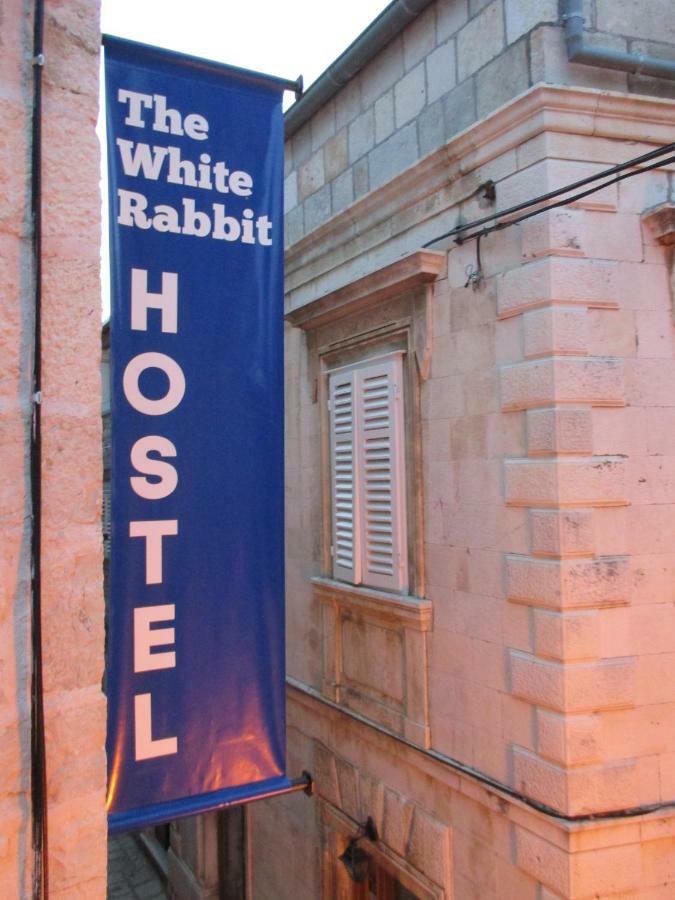 חוואר White Rabbit Hostel מראה חיצוני תמונה