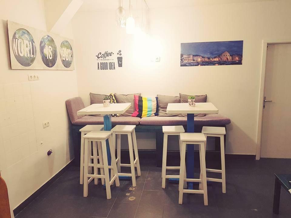 חוואר White Rabbit Hostel מראה חיצוני תמונה